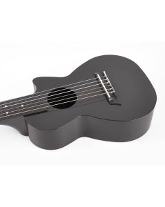 Korala Poly Ukes guitarlele polycarbonaat, achterblad met akoestische kamers, zwart